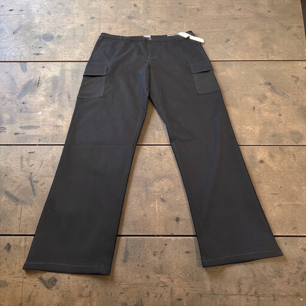 DKNY Stanton Slim Fit Cargo Pants Mens 44x32 Black Ultimate Stretch DK35WB1984